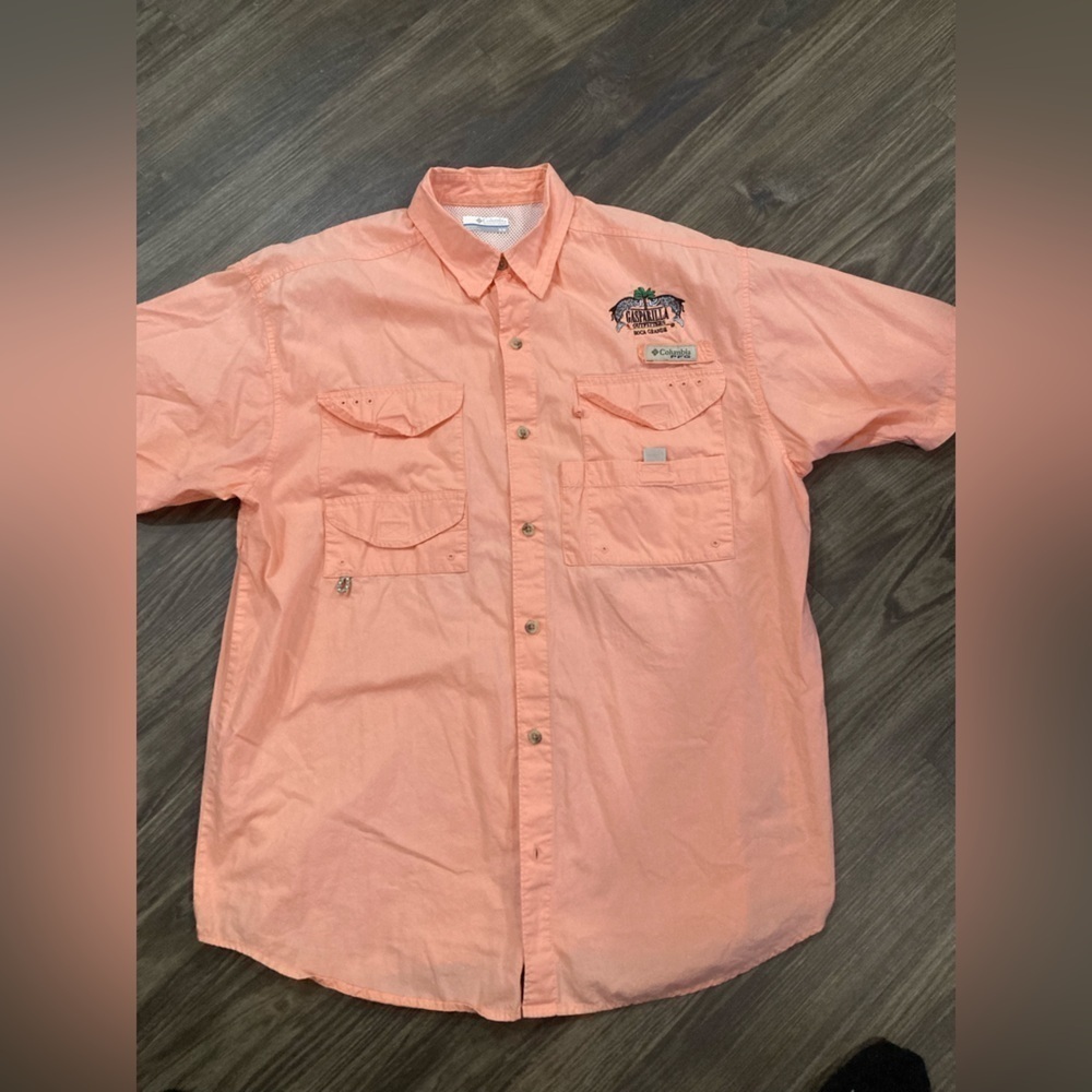 Columbia PFG Men’s‎ Medium Peach Button Down Shirt